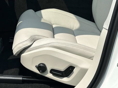 New 2026 Volvo XC90 B6 Ultra image 22