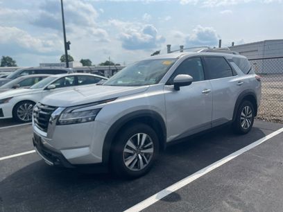 Used 2023 Nissan Pathfinder SL