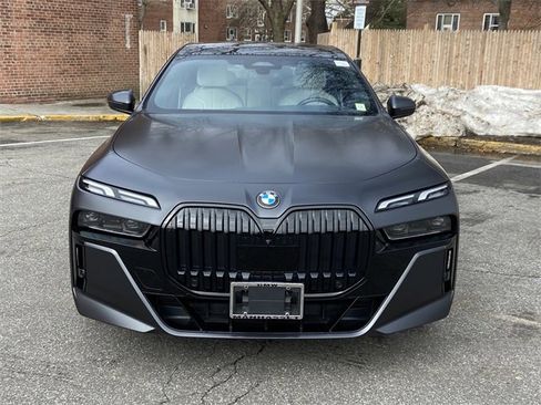 Certified 2023 BMW 760i xDrive w/ Parking Assistance Package image 2