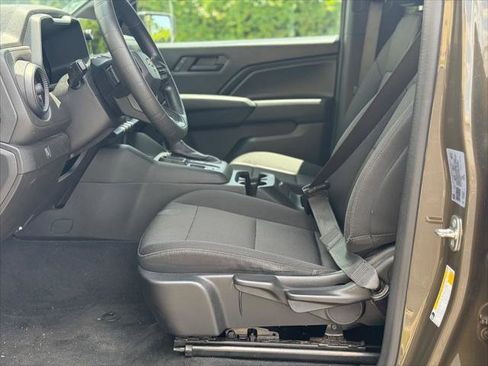 Used 2023 Chevrolet Colorado W/T RWD image 14