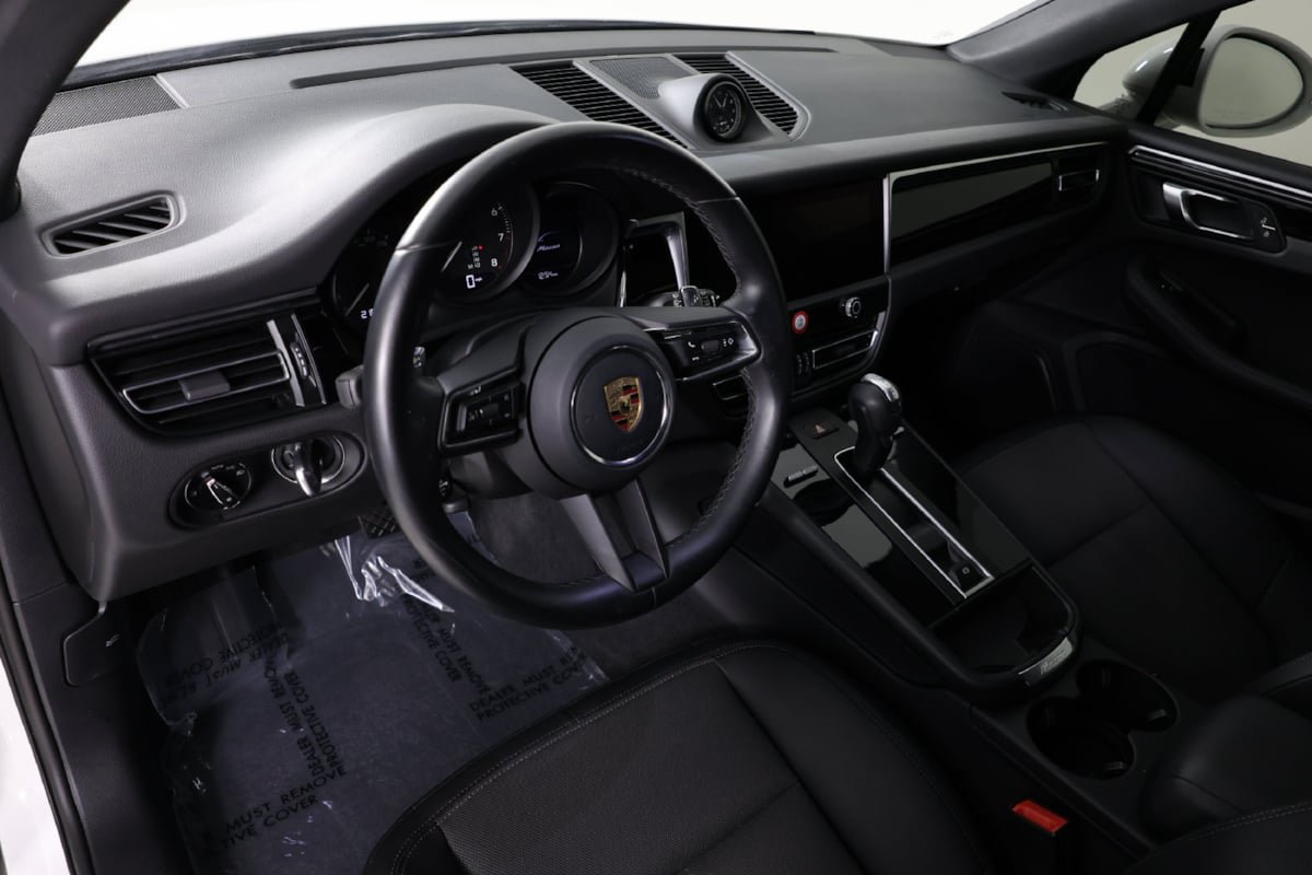 Used 2023 Porsche Macan AWD/4WD image 21