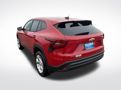 New 2026 Chevrolet Trax LS w/ LS Convenience Package FWD image 25