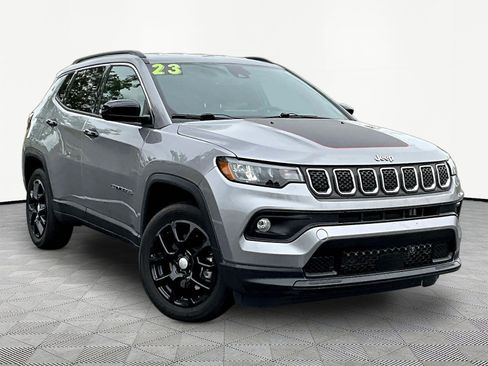 Used 2023 Jeep Compass Latitude AWD/4WD image 3