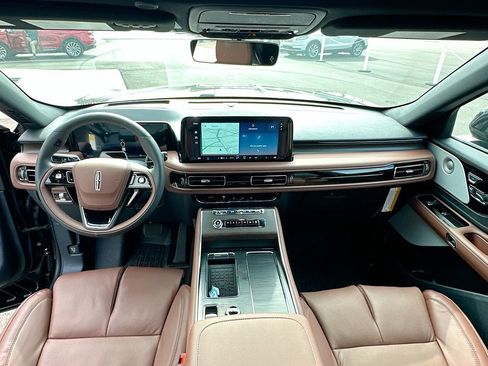 New 2026 Lincoln Aviator Reserve w/ Luxury Package image 3