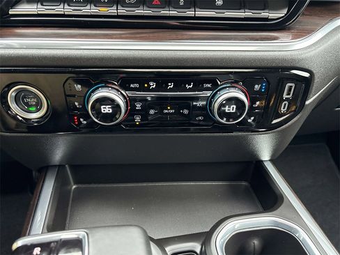 Used 2023 GMC Sierra 1500 SLT w/ SLT Convenience Package image 28