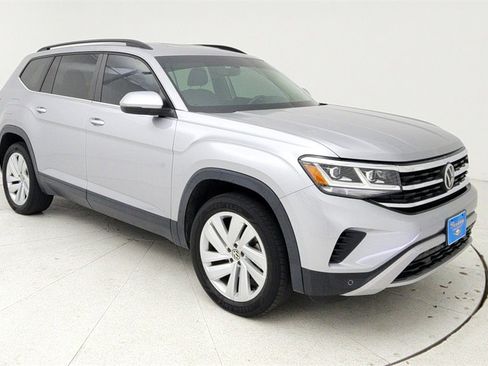 Used 2021 Volkswagen Atlas SE image 1