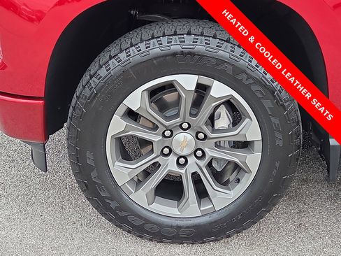 Used 2024 Chevrolet Silverado 1500 High Country w/ Technology Package AWD/4WD image 7