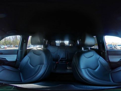 Used 2025 Jeep Compass Limited image 42