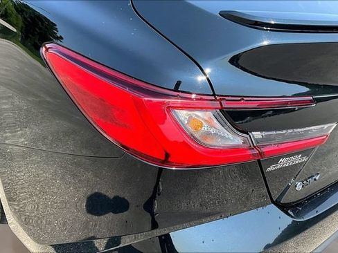 Used 2025 Toyota Camry SE w/ Convenience Package FWD image 21