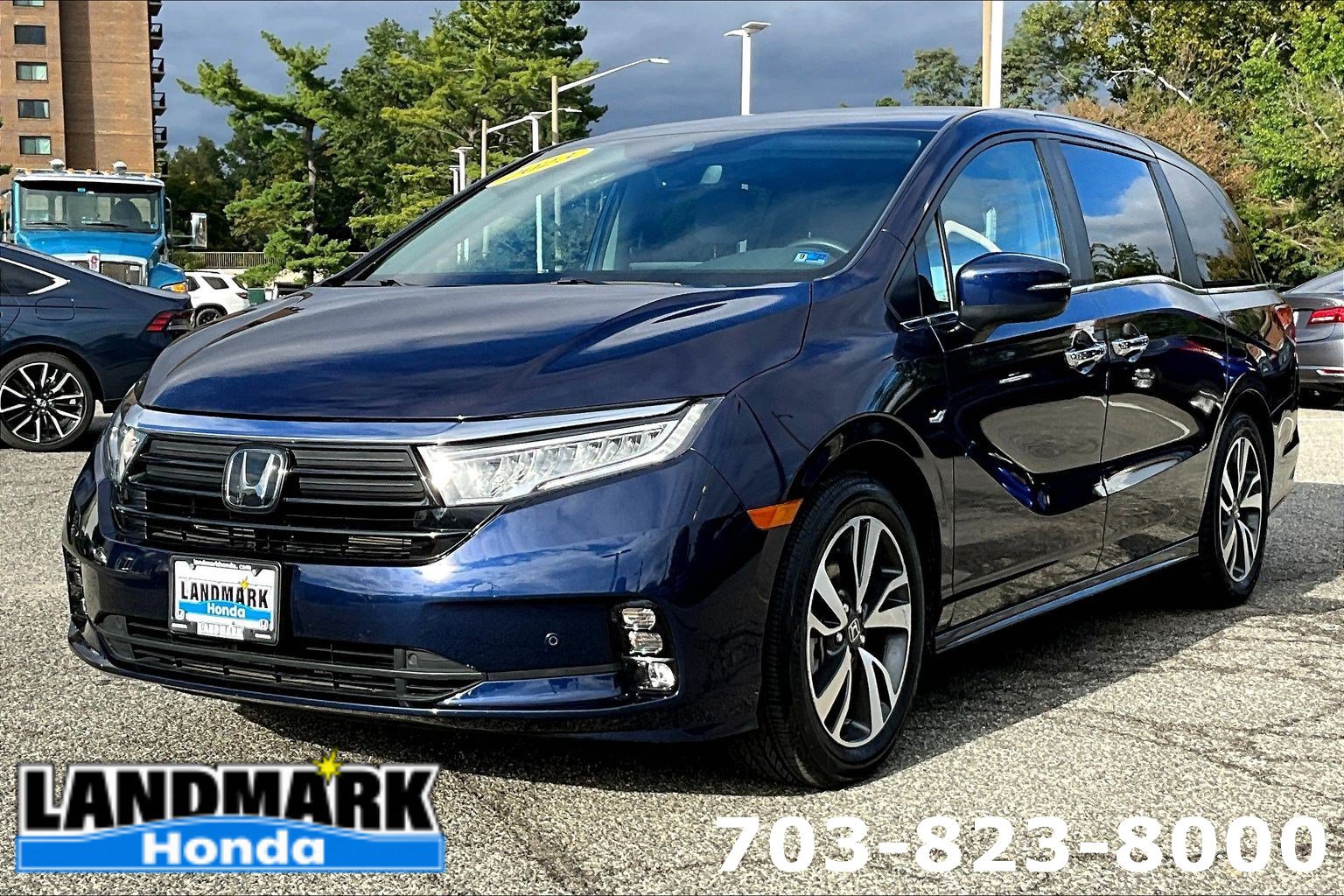 Used 2024 Honda Odyssey Touring image 1