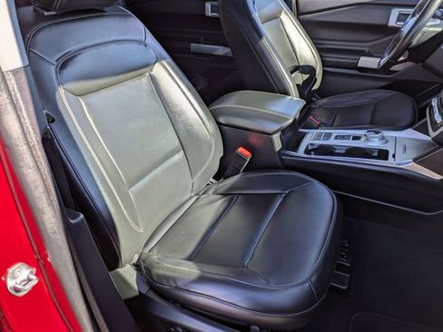 Used 2022 Ford Explorer XLT w/ Equipment Group 202A image 40