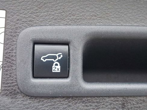 Certified 2021 Toyota Sienna Platinum image 35