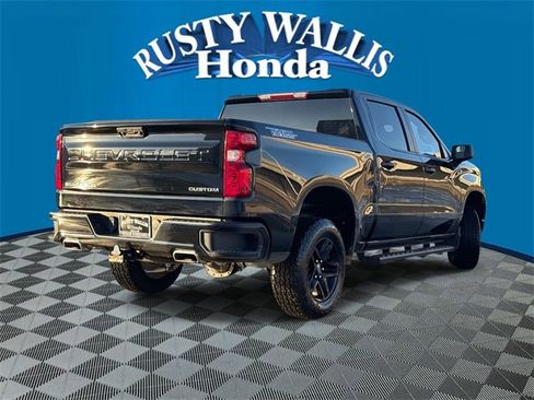 Used 2023 Chevrolet Silverado 1500 Custom Trail Boss image 2