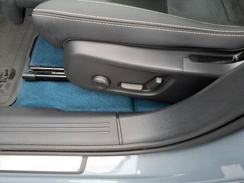 Used 2023 Volvo C40 P8 Recharge Ultimate image 12