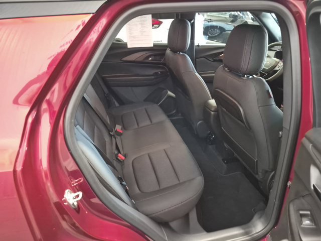 Used 2022 Chevrolet TrailBlazer RS FWD image 21