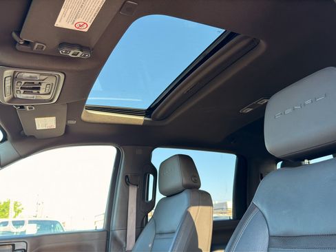 Used 2022 GMC Sierra 3500 Denali w/ Denali Ultimate Package AWD/4WD image 15