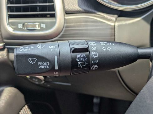 Used 2021 Jeep Grand Cherokee Limited AWD/4WD image 32