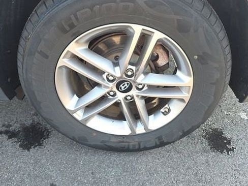 Used 2017 Hyundai Santa Fe Sport image 7