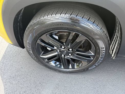 Used 2024 Chevrolet Trax ACTIV w/ Sunroof Package FWD image 36