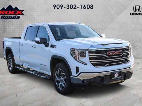 Used 2022 GMC Sierra 1500 SLT w/ SLT Premium Package AWD/4WD image 3
