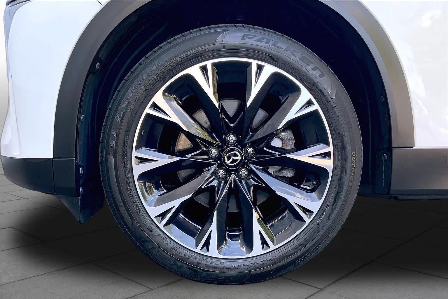 Certified 2024 MAZDA CX-90 Plug-In Hybrid w/ Premium Plus AWD/4WD image 11