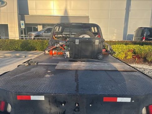 Used 2022 Ford F450 Lariat w/ Lariat Value Package AWD/4WD image 4