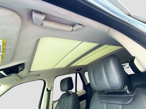 Used 2019 Land Rover Range Rover Supercharged AWD/4WD image 24