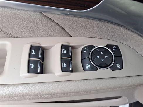 Used 2019 Ford Explorer Limited image 12