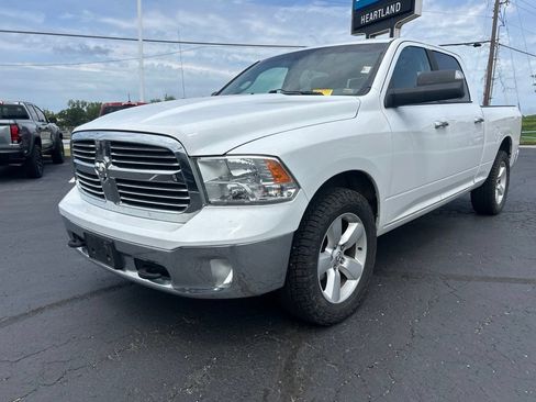 Used 2015 RAM 1500 Classic SLT w/ SLT Plus D←cor Group AWD/4WD image 1