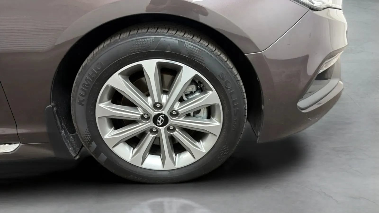 Used 2016 Hyundai Sonata Limited w/ Option Group 04 FWD image 25