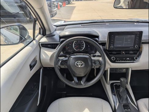 Used 2022 Toyota Corolla Cross L image 3