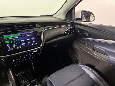 Used 2022 Chevrolet Bolt EUV LT w/ Convenience Package image 17