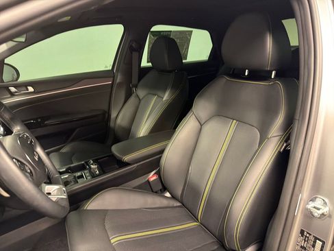 Used 2025 Kia K5 GT FWD image 23