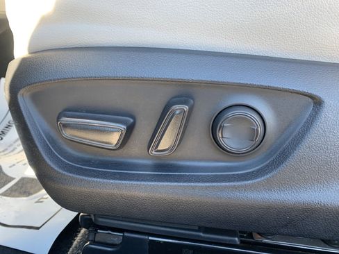 Used 2022 Toyota Camry SE image 20