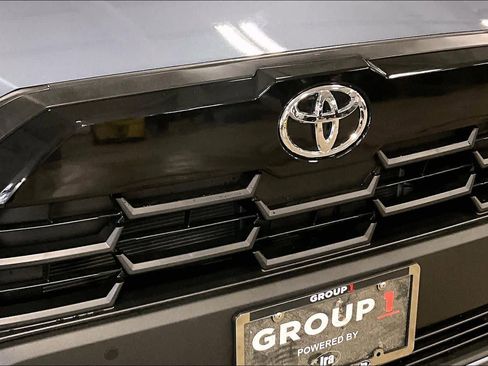 Used 2026 Toyota Corolla Cross XLE w/ Convenience Package image 30