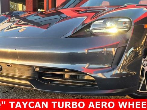 Used 2022 Porsche Taycan image 2