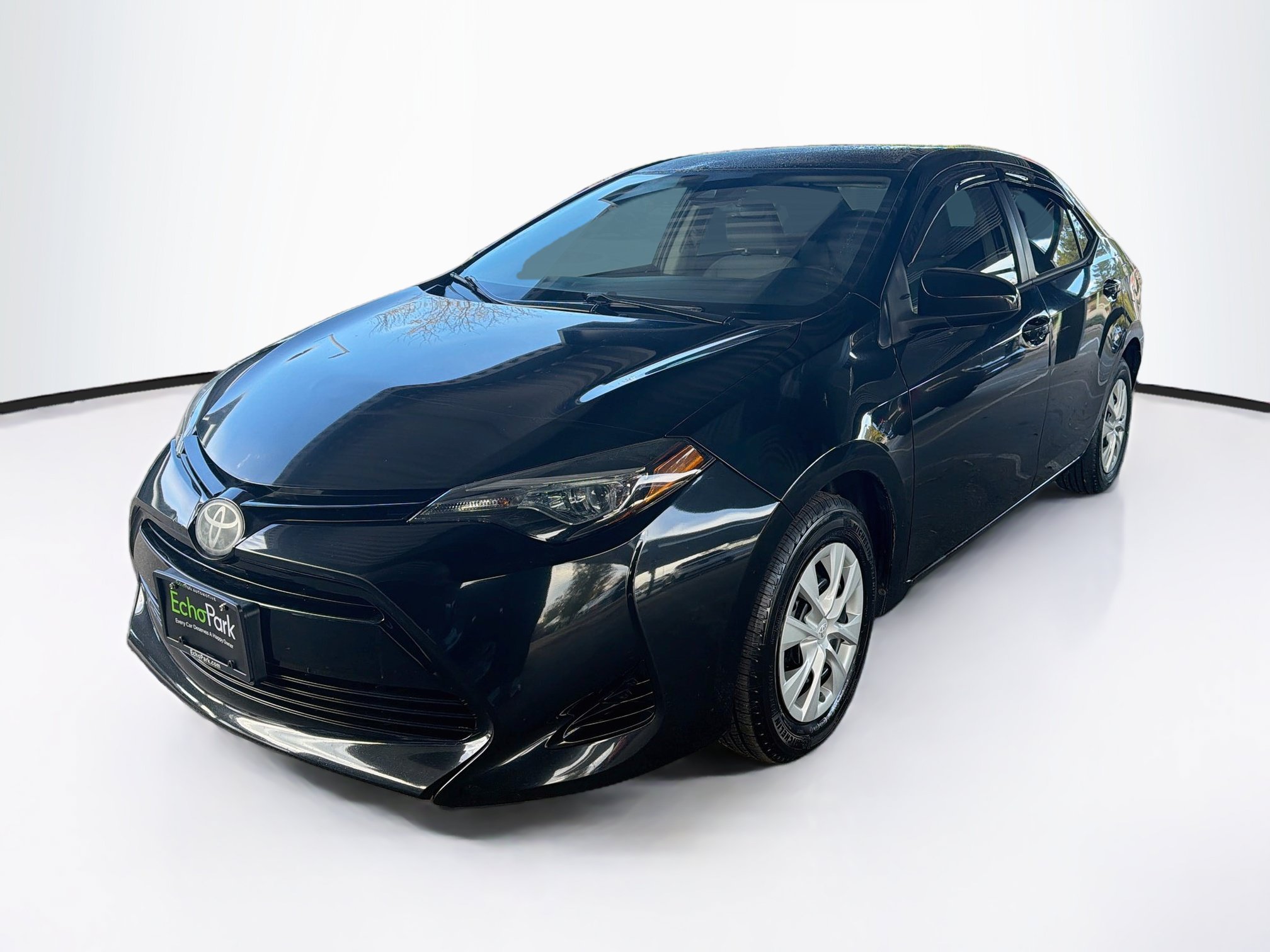 Used 2018 Toyota Corolla L FWD image 3