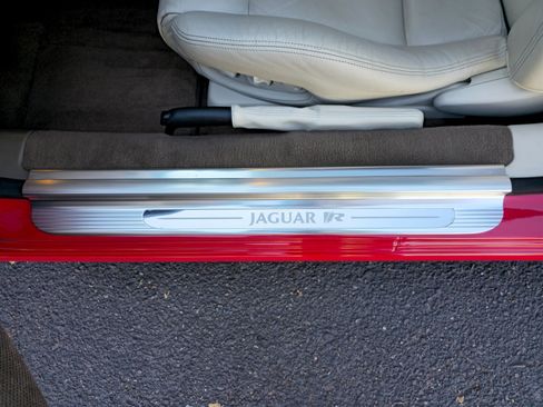 Used 2005 Jaguar XK8 Coupe image 13