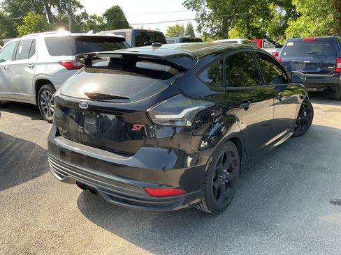 Used 2018 Ford Focus ST FWD image 3