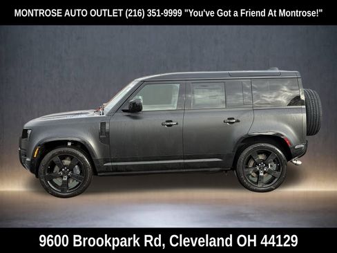 New 2026 Land Rover Defender 110 X-Dynamic SE image 2