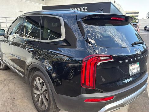 Used 2020 Kia Telluride S w/ S 8 Passenger Seating Package FWD image 5