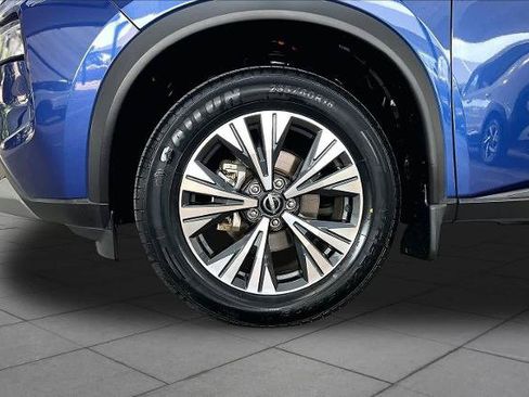 Certified 2023 Nissan Rogue SV w/ SV Premium B Package FWD image 11