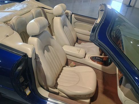 Used 2001 Jaguar XK8 Convertible image 27