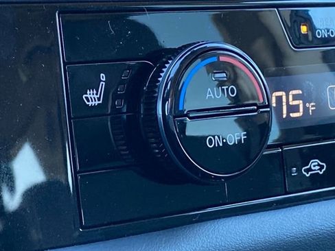 New 2025 Nissan Pathfinder SV w/ Black Appearance Package image 21