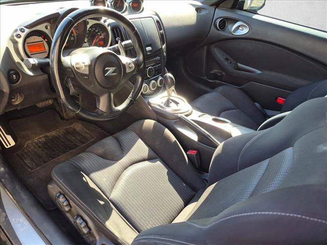 Used 2011 Nissan 370Z Roadster RWD image 9