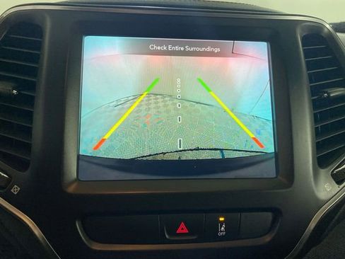 Used 2022 Jeep Cherokee Trailhawk w/ Sun, Sound & Nav Group image 39