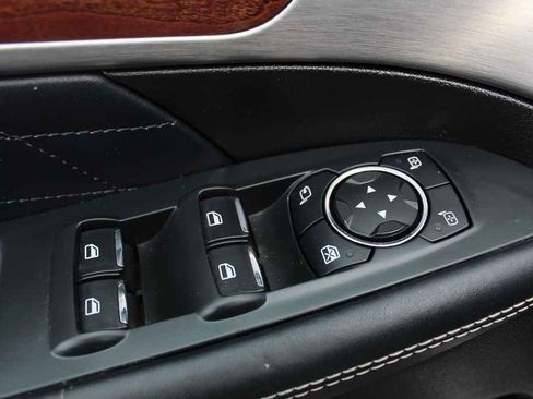 Used 2017 Ford Explorer Platinum image 12