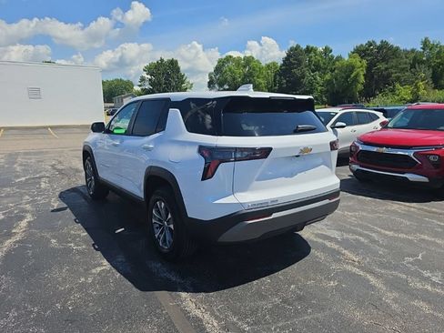 New 2026 Chevrolet Equinox LT w/ Convenience Package II AWD/4WD image 5