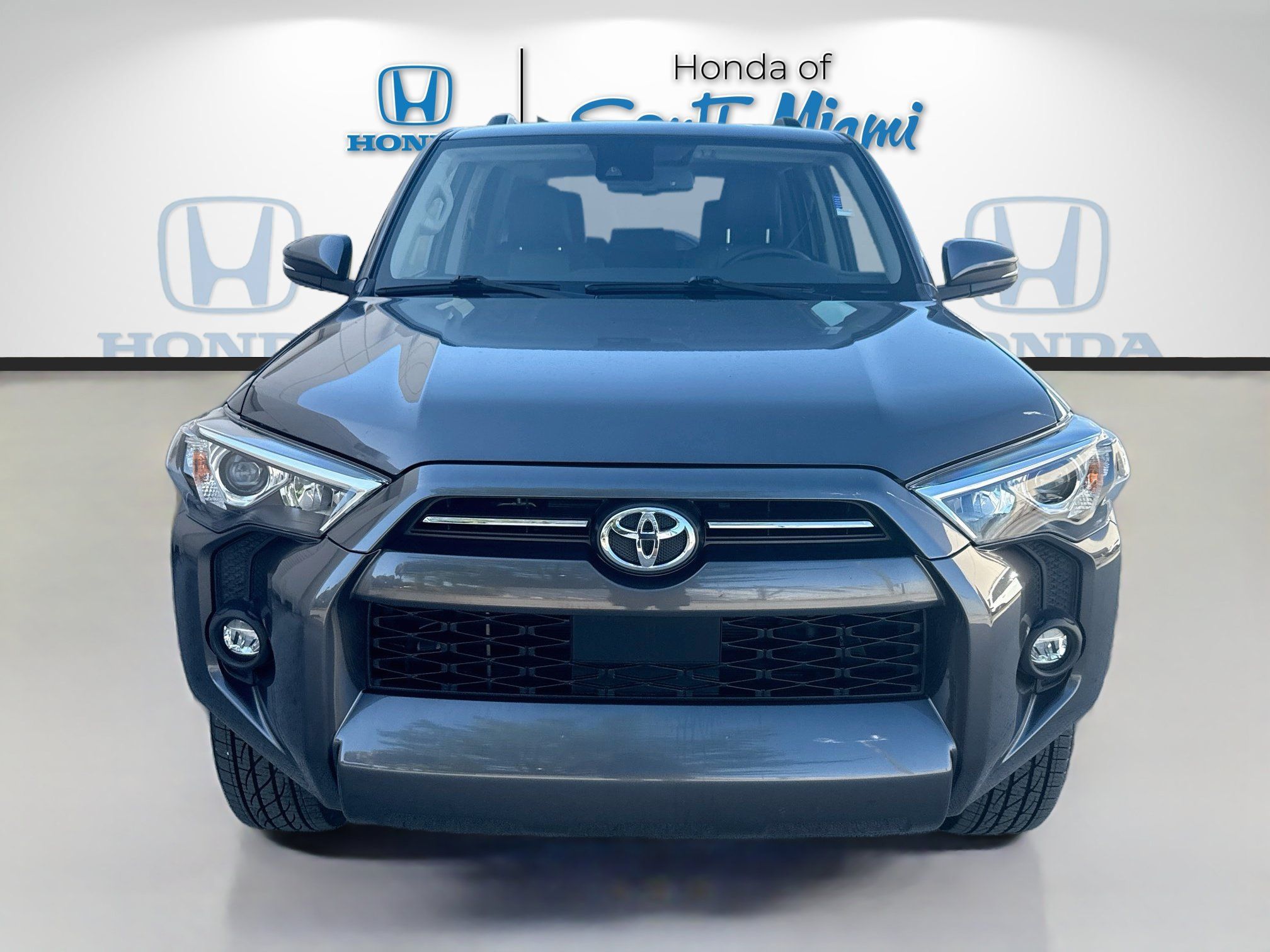 Used 2021 Toyota 4Runner SR5 Premium w/ Moonroof Package RWD image 2