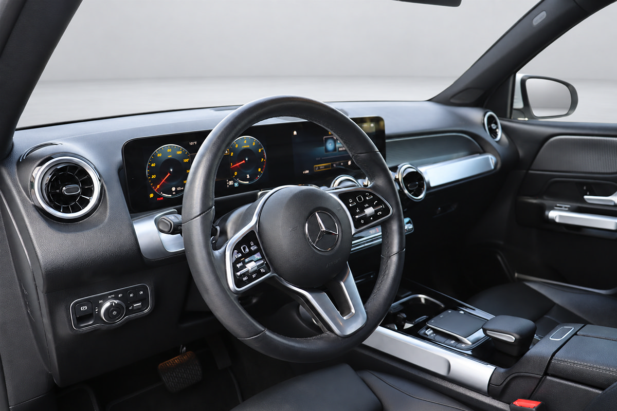 Used 2022 Mercedes-Benz GLB 250 w/ Premium Package Lite image 26